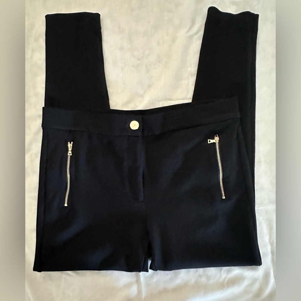 Loft Ponte, Skinny, Ankle Length Pants
Sz 12
Very Good Condition